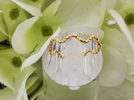 RVS goudkleurig minimalistische ring , golvend detail.