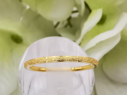 RVS goudkleurig minimalistische ring met Zand Gestraald band.