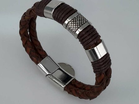 Lederen armband bruin, metalen accenten, insteeksluiting. verschillende Lengte verkrijgbaar.