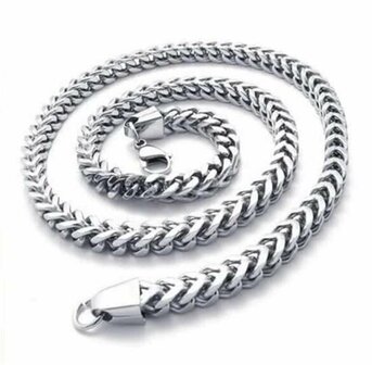 Collier zilverkleurig vierkant gourmet gevlochten. L 45 cm