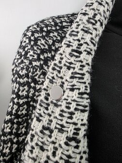 Magneet, broche, rond, levensspiraal, zilverkleurig voor omslagdoek, sjaal en vest te sluiten.