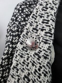 Magneet, broche, rond, levensspiraal, zilverkleurig voor omslagdoek, sjaal en vest te sluiten.