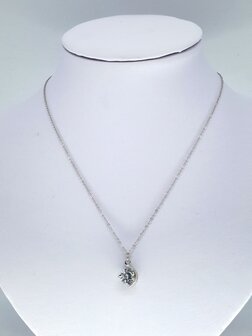 Ketting met zirkonia steen hanger, "half-moon" zetting. 