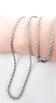 Ketting, RVS zilverkleurig Twisted /koord L 55 cm x D 2.5mm