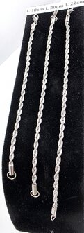 RVS Zilverkleurige twisted armband, 18, 20 of 22 cm