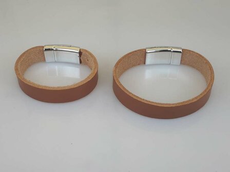 Glatte Lederband kinder, Cognac, schmal, magnetverschluss