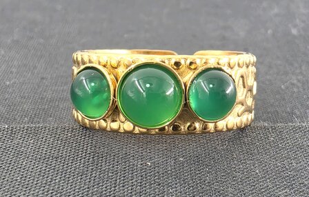 Ring RVS drie Groene agaat edelstenen goudkleurige