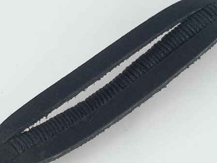 Schwarzes Lederarmband, L&auml;nge 15 cm, mit 3 Seilb&auml;ndern und Magnetverschluss.