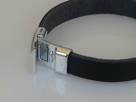 Kinderarmband aus Leder, Gr&ouml;&szlig;e L (15,5 cm), schwarz &ndash; schmal und glatt