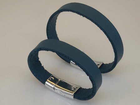 Glattes, L15,5cm Kinderarmband aus Leder, blau, schmal, mit Magnetverschluss