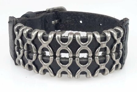 Schwarzes Lederarmband &ndash; Doppelte X-Reihe mit Schnallenverschluss.