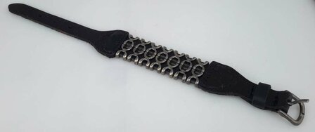 Schwarzes Lederarmband &ndash; Doppelte X-Reihe mit Schnallenverschluss.