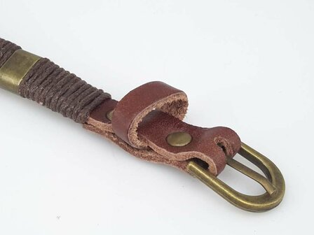 Schmale Lederarmband &ndash; Glatt mit Kordel, Schwarz oder Braun