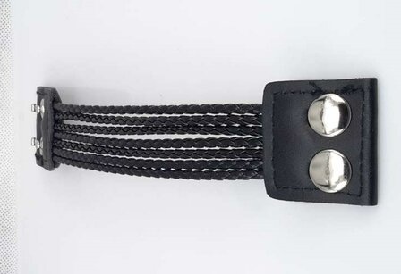 Armband aus PU-Leder &ndash; 7 geflochtene B&auml;nder mit Druckknopfverschluss
