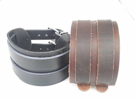 Breites Lederarmband &ndash; Doppelriemen mit Schnallenverschluss, Schwarz oder Braun