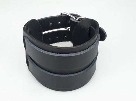 Breites Lederarmband &ndash; Doppelriemen mit Schnallenverschluss, Schwarz oder Braun