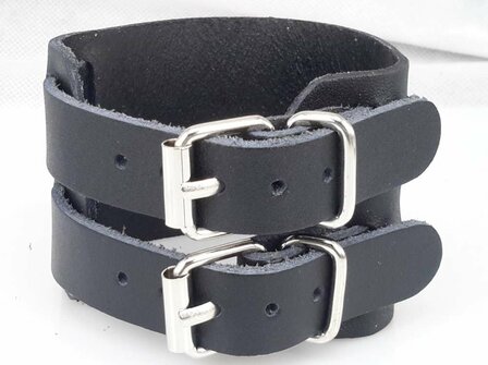 Breites Lederarmband &ndash; Doppelriemen mit Schnallenverschluss, Schwarz oder Braun
