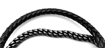Herrenarmband aus geb&uuml;rstetem Stahl mit doppeltem Gourmet-Glied und Leder in 2 Gr&ouml;&szlig;en.