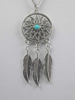 Zilverkleur ketting met Dreamcatcher hanger.