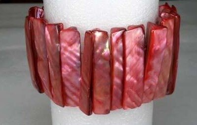 Schelp armband bordeaux rood.