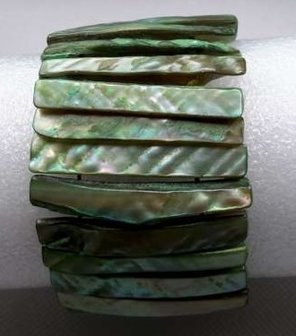 Schelp armband lichtgroen.