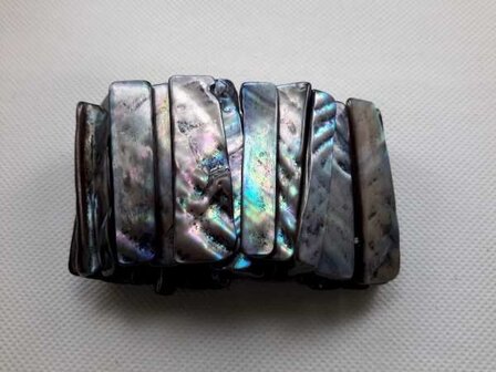 Schelp armband zwart.