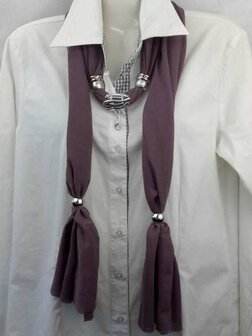 Sjaal met mix koppelstuk en ringen kleur: aubergine paars.