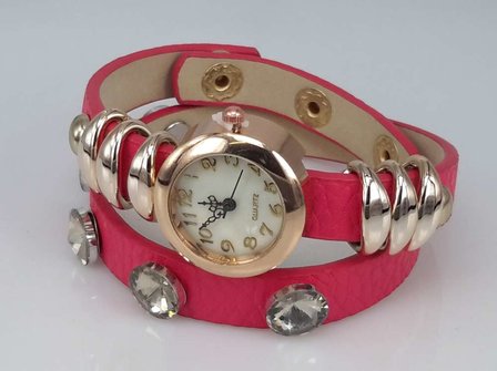 Armbandhorloge, PU leren wrap (2), ros&eacute;kleur, 6 ringetjes, 5 wit kristal, 4 kleuren