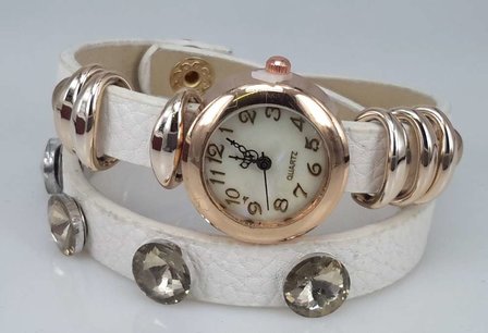 Armbandhorloge, PU leren wrap (2), ros&eacute;kleur, 6 ringetjes, 5 wit kristal, 4 kleuren