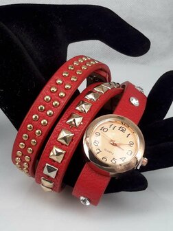 Armbandhorloge, PU leren wrap (3), 8 wit kristal. vierkante-, spijkerstuds, 4 kleur.