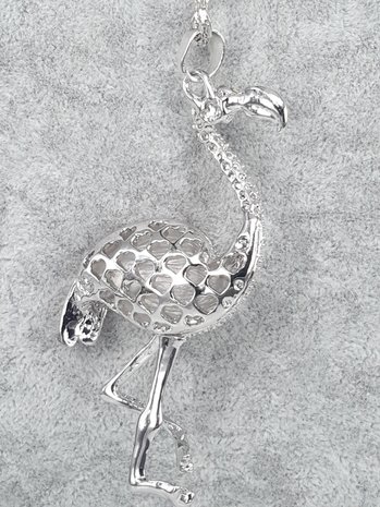 großer Flamingo, Flügel farbig, schwarzes auge, strass