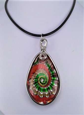 Murano hanger, zilver met rood en groen druppelvorm.