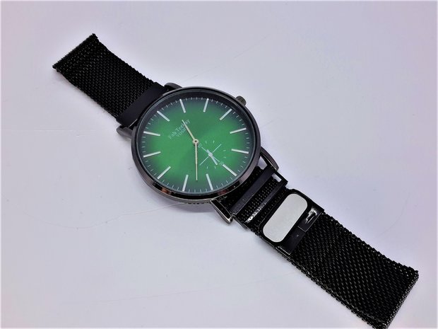 Voshy Quartz horloge, zwart mesh band, groen effect wijzerpl, magneetsluiting
