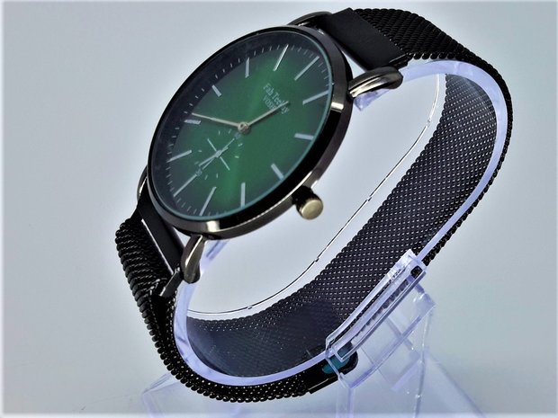 Voshy Quartz horloge, zwart mesh band, groen effect wijzerpl, magneetsluiting