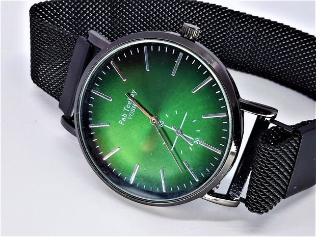 Voshy Quartz horloge, zwart mesh band, groen effect wijzerpl, magneetsluiting