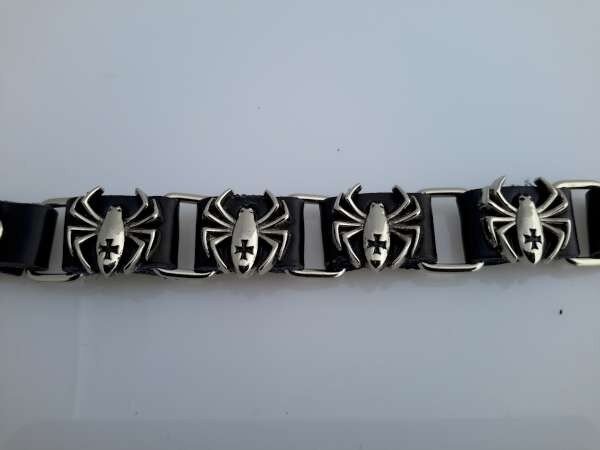 PU leren armband, 4 leren schakels met metalen spin met Kruis, zwart