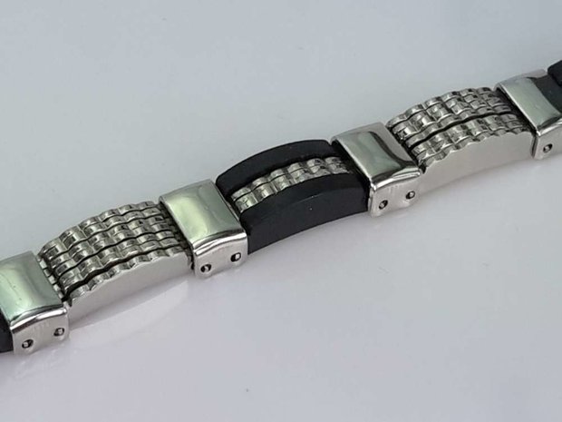 Edelstalen schakel armband met Zwart Rubber.