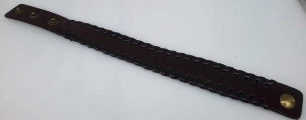 Half brede Leren armband, glad, zijkant vlecht, zwart of bruin