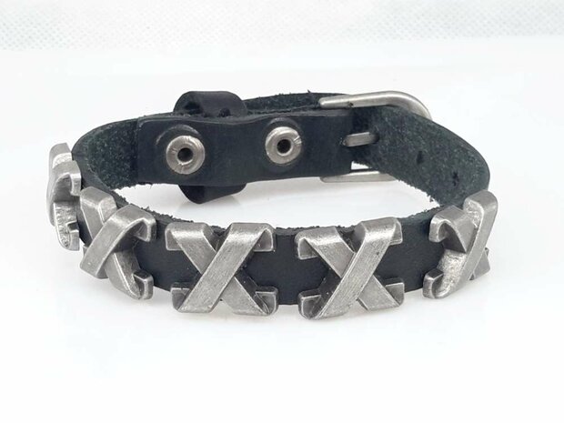 Leren Armband, 5 studs 'X', gesp