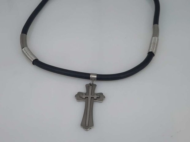 Rond leren ketting, edelstaal kruis