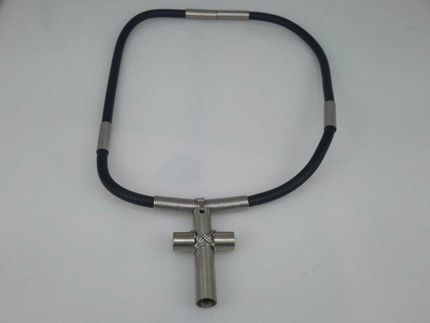 Rond leren ketting, edelstaal tube kruis