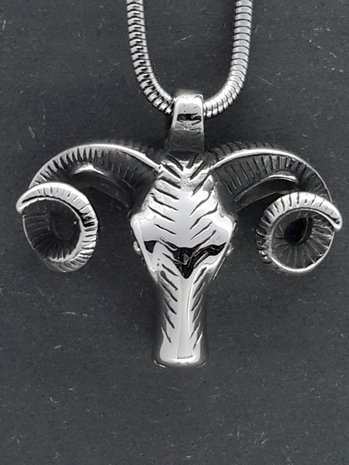 Hanger, Ram schedel + hoorns, edelstaal