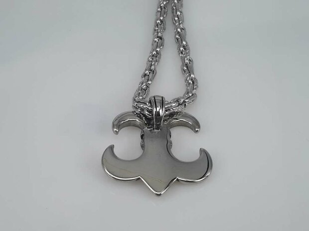 Edelstaal hanger, Fleur de lis