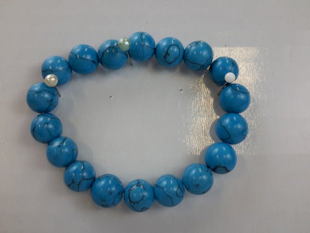 Armband Türkis blau 18 Perlen