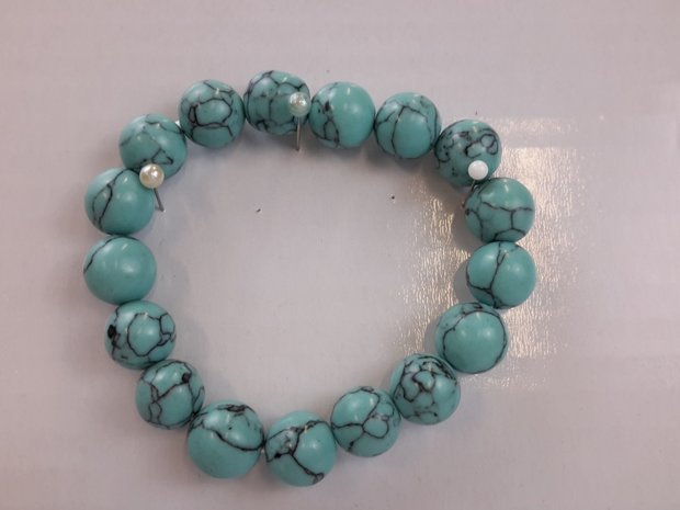 Armband Türkis grünblau 17 Perlen von 12 mm.