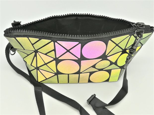 Holographische Handtasche, beleuchtete geometrische Oberflächen