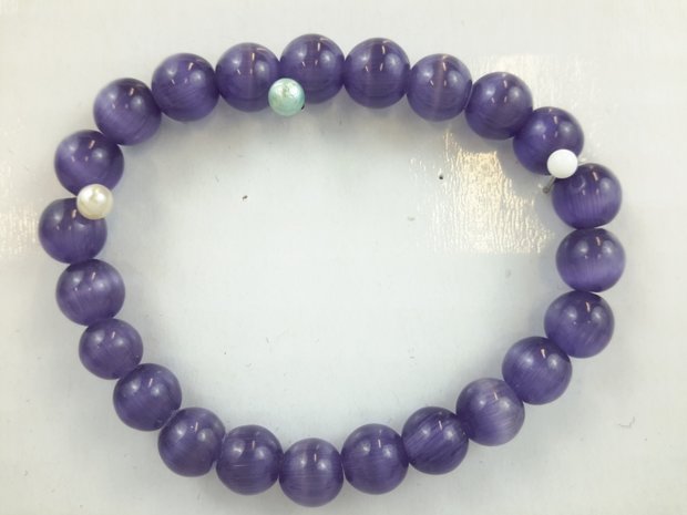 Armband katze-auge, violett, 23 Perle