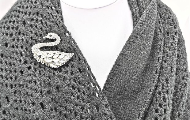 Magnet Brosche - Silver Swan - Crystal, perfekt um Schals, Wraps und Strickjacken ohne Löcher zu verschließen.