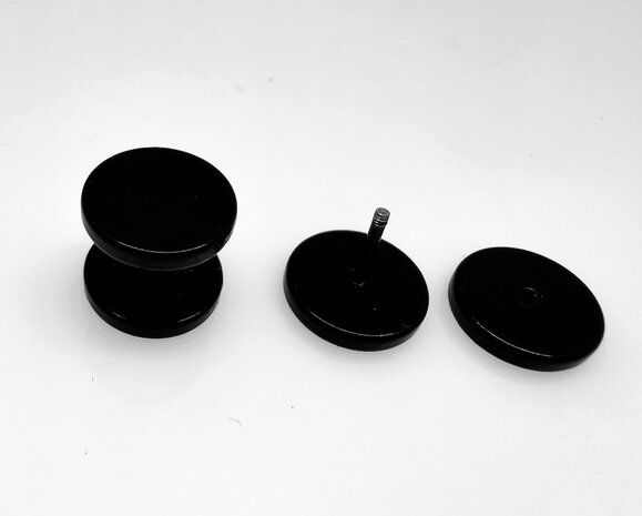 Zwarte Studs-oorbellen-Ø 8 - 10 -12 mm cool-gitzwarte coating -cool-als fake plugs.