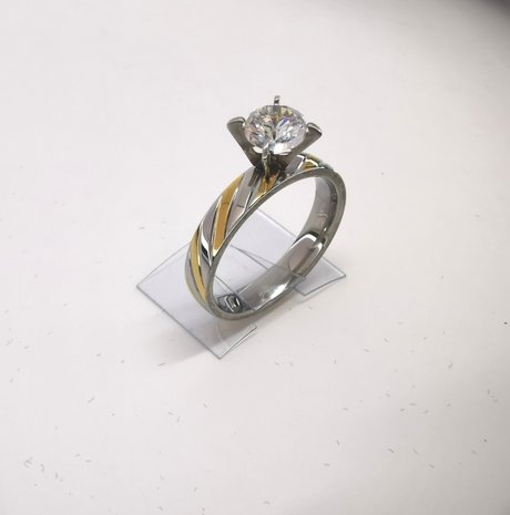 Edelstaal Ringen zilverkleurig ring met goud kleur schuin streep bezet 5mm zirconia, doos 36 st